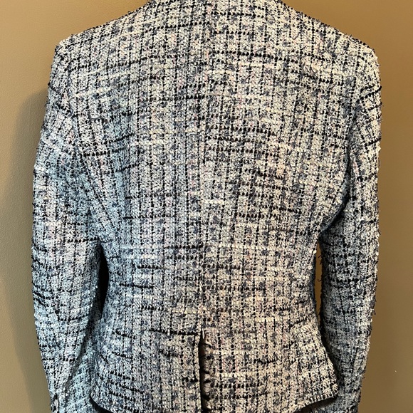Textured multi color One button lined Blazer - Picture 4 of 7